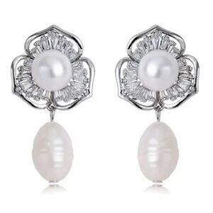 2/$40 Ladies White Pearl Flower Earrings